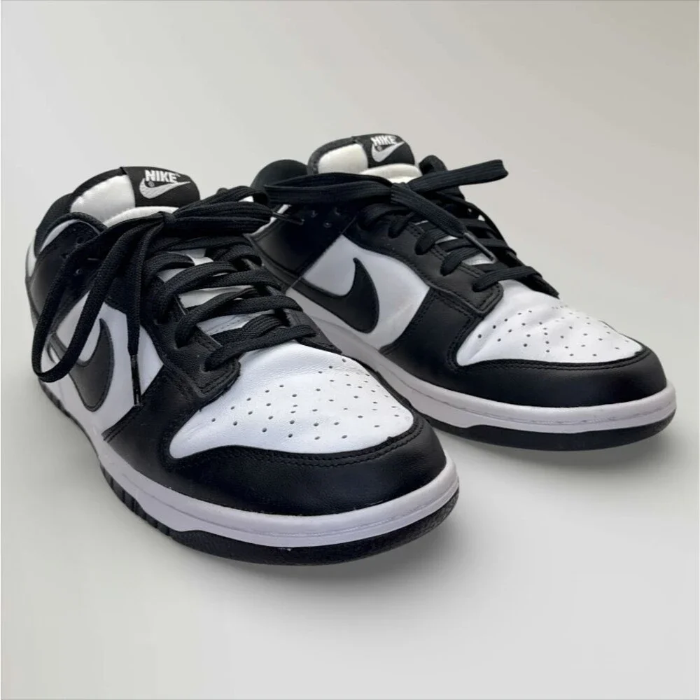 Nike Women's Black and White Low-Top Sneakers